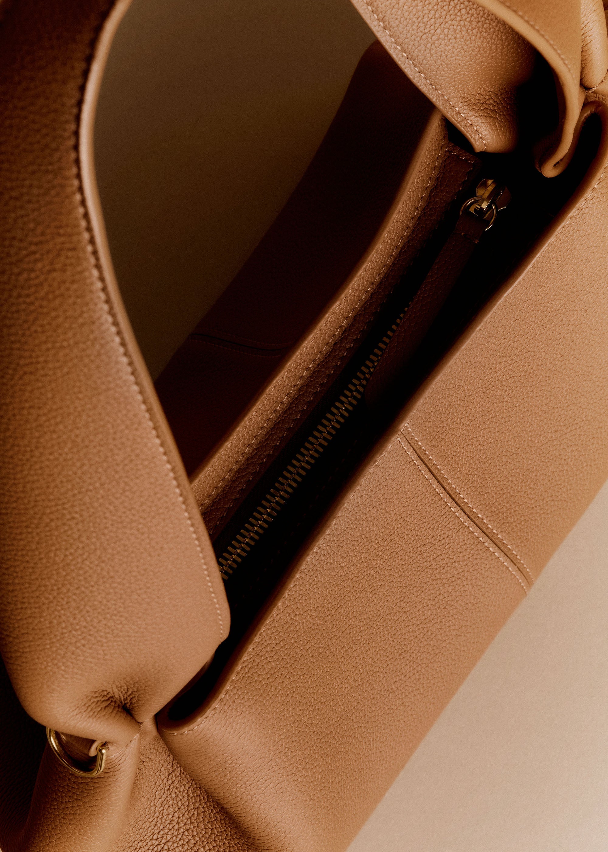 Numéro Neuf East West - Textured Camel